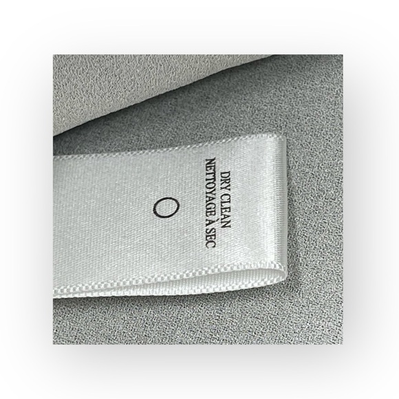 new A.L.C. ALC 𖦹 Cutaway Hem Contrast V Neck Silk Tank Top 𖦹 Black White 𖦹 8 - Picture 10 of 17